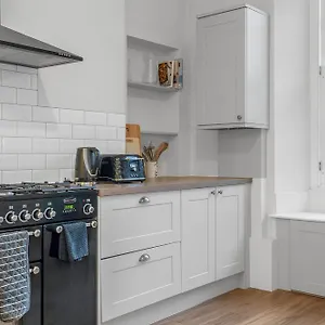 https://guestready-serenity-flat-near-st-james-centre.edinburghhotelsuk.org